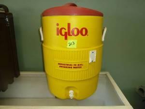 lot 213 image: Igloo 10 Gallon Water Cooler