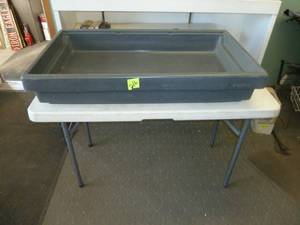 lot 216 image: Igloo Table Cooler