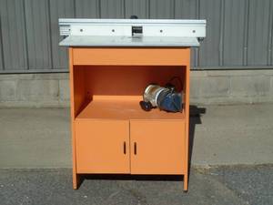 lot 229 image: CMT Router Table & Router