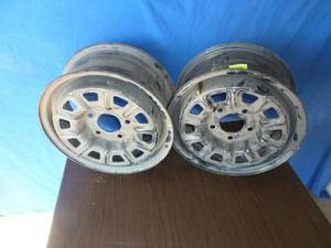 lot 255 image: Car Dolly Rims 14