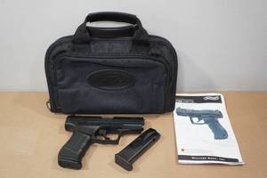 lot 37 image: Walther P99 .40 S&W Semi-Auto Pistol - 2 Magazines