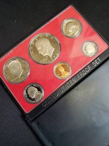 lot 40 image: 1978 United States Proof Set with Original Packaging