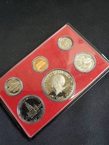lot 49 image: United States Proof Coin Set with Protective Case - 6 Coins