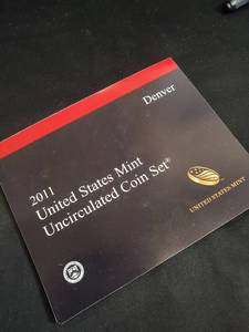 lot 74 image: 2011 United States Mint Uncirculated Coin Set - Denver