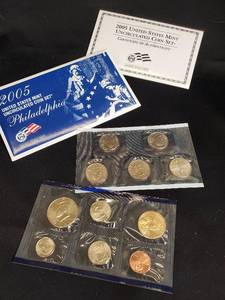 lot 88 image: 2005 United States Mint Uncirculated Coin Set with Certificate