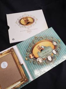 lot 104 image: United States Mint 2013 Birth Set with Original Packaging