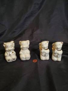 lot 113 image: Set of 4 Porcelain Teddy Bear Figurine Salt and Pepper Shakers