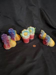 lot 117 image: Colorful Vintage Porcelain Salt and Pepper Shakers with Fruit Design