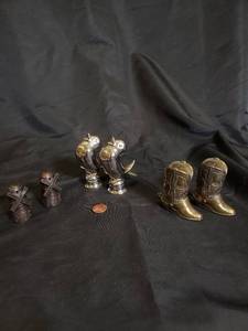 lot 118 image: Collection of Vintage Metal Salt and Pepper Shakers