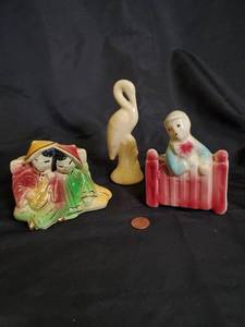 lot 119 image: Set of 3 Vintage USA Pottery Figurines