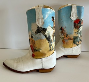 lot 67 image: Vintage 1980s Seychelles Boots Native American Design