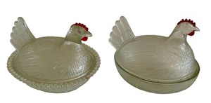 lot 66 image: Pair of Vintage Hens on Nest Covered Glass Dishes
