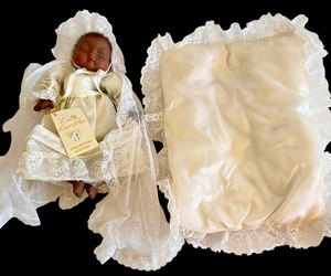 lot 55 image: Little Lovables Doll Collectables Edition