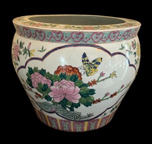 lot 145 image: Pretty Planter Pot