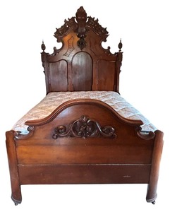 Antique Victorian Walnut Carved Full Size Bed