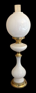 lot 153 image: Vintage Glass Parlor Lamp