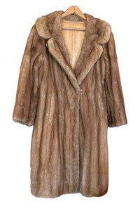 lot 171 image: Vintage Fur Coat
