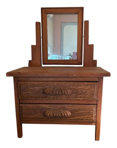lot 187 image: Vintage Art Deco Doll Wooden Dresser