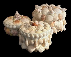 lot 203 image: Three Handcrafted Seashell Boxes