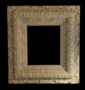 lot 204 image: Elaborate Vintage Frame
