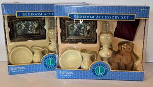 lot 112 image: Pair of Childrens Play Bedroom Accessory Sets