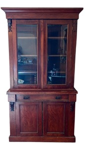 lot 17 image: Antique Mahogany Victorian Bookcase