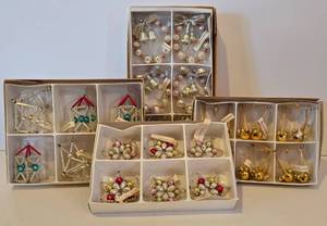 lot 127 image: Boxed Vintage Czechoslovakian Ornament Selection