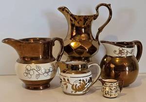 lot 128 image: Lovely Vintage Lustreware Pitchers