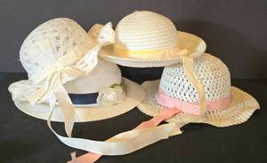 lot 266 image: Pretty Easter Bonnet Selection
