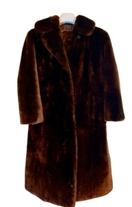lot 228 image: Luxurious Vintage Faux Fur Reversible