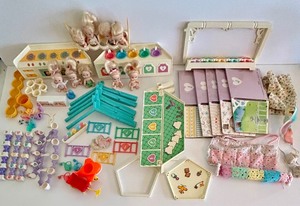 lot 91 image: Vintage Tyco Quints Family House 1991
