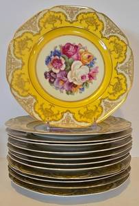 lot 294 image: Stunning Bavarian China Dinner Plates