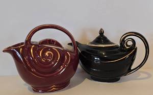 lot 298 image: Vintage Pair of Hall Teapots