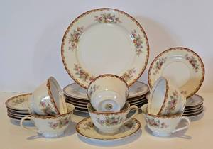 lot 299 image: Delicate Vintage Diamond China Dinnerware