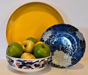 lot 300 image: Vibrant Decorative Grouping