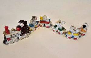 lot 322 image: Whimsical Vintage Birthday Candle Circus Train in Original Box