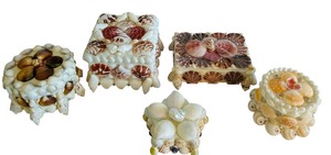 lot 370 image: Beautiful Assorted HandcraftedSeashell Boxes  Trinket Boxes