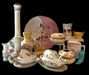 lot 411 image: Assorted Vintage and Antique Items including Antique Hand Painted Nippon Vanity Dishes