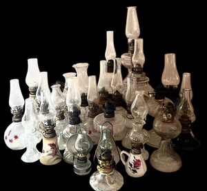 lot 409 image: Fabolous Large Lot of Small  Medium Hurricane Oil Lamps