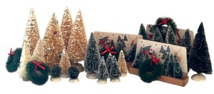 lot 403 image: Miniature Decorative Trees including Bottle Brush Trees and Wreaths for Christmas