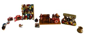 lot 353 image: Assorted Vintage Dioramas