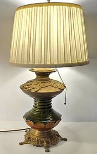 lot 327 image: Vintage Brass & Ceramic Lamp