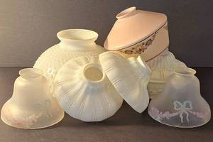 lot 328 image: Collection of Vintage Glass Lamp Shades