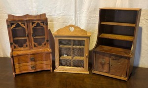 lot 441 image: Three Doll Hutches