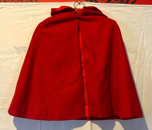lot 445 image: Vintage Childrens Red Cloak