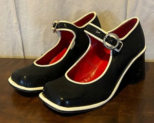 lot 450 image: Vintage Luichiny Size 6 Shoes