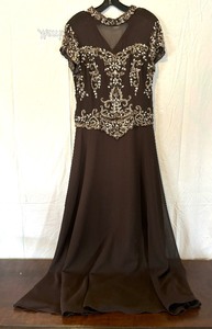 lot 477 image: Elegant Jkara Size 8 Dress