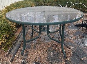 lot 497 image: Glass Top Patio Table