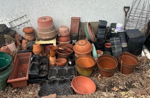 lot 498 image: Large Variety of Planters, Pots and Gardening Trays