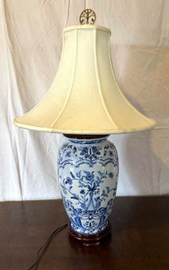 lot 247A image: White and Blue Table Lamp